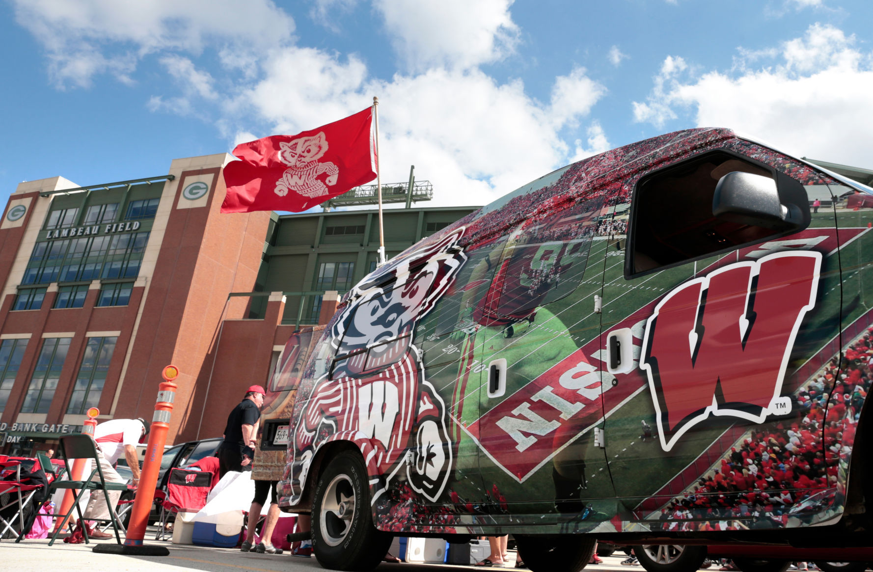 UW and LSU at Lambeau